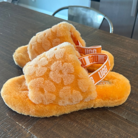 UGG Orange Floral Fluffy Slides - Picture 1 of 4